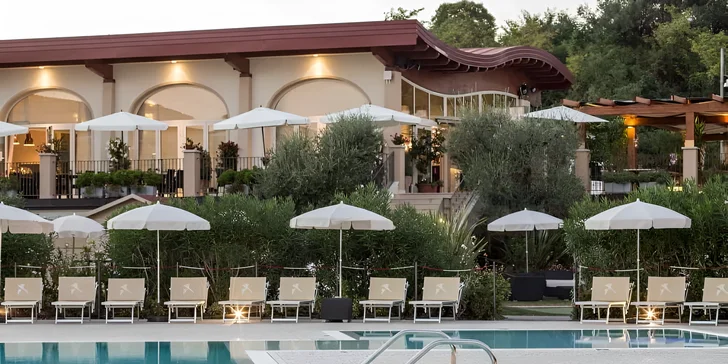 Dovolenka pri Lago di Garda: hotel s výhľadom na jazero, raňajky aj vonkajší bazén