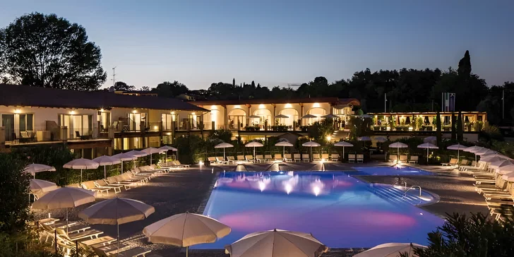 Dovolenka pri Lago di Garda: hotel s výhľadom na jazero, raňajky aj vonkajší bazén