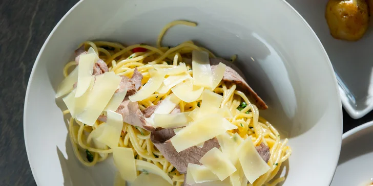 Trojchodová večera s krevetovým bowlom, wagyu mäsom či kuracím supreme