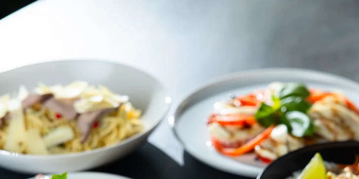 Trojchodová večera s krevetovým bowlom, wagyu mäsom či kuracím supreme
