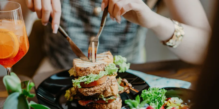 Lahodné raňajkové menu podľa vlastného výberu pre 1 alebo 2 osoby