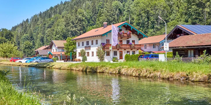 Pohoda v Bavorských Alpách: 3* hotel pri rieke Traun, bohaté raňajky a karta výhod