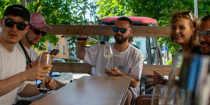 Dobrodružstvo vo vinohrade: Jazda na vlečke, víno aj grilovanie