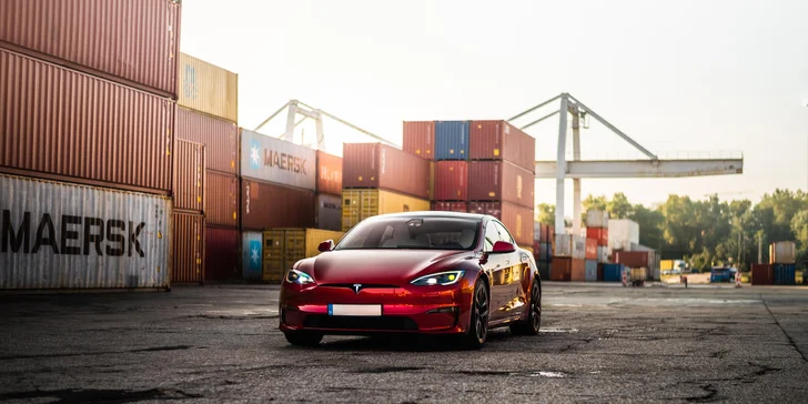 Zážitková jazda na vozidle TESLA MODEL S PLAID: 30 alebo 60 minút