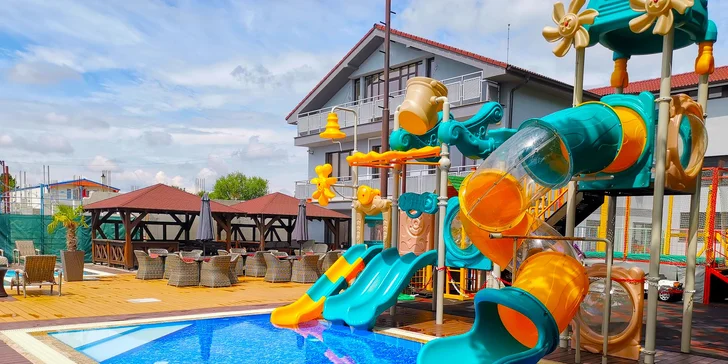 Obľúbené Slnečné jazerá: moderný hotel, vonkajšie bazény, family zóna aj wellness či vstup do aquaparku