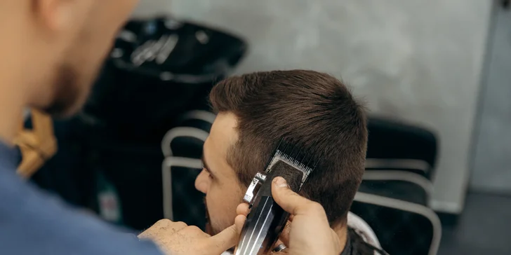 Pánsky barber strih samostatne alebo s úpravou brady