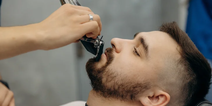 Pánsky barber strih samostatne alebo s úpravou brady