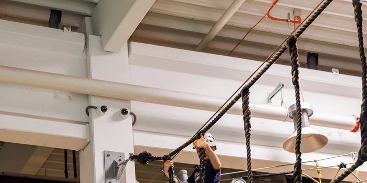 Vstup do Tarzánie - lanového centra s prekážkovou dráhou a 30 m dlhou zipline lanovkou