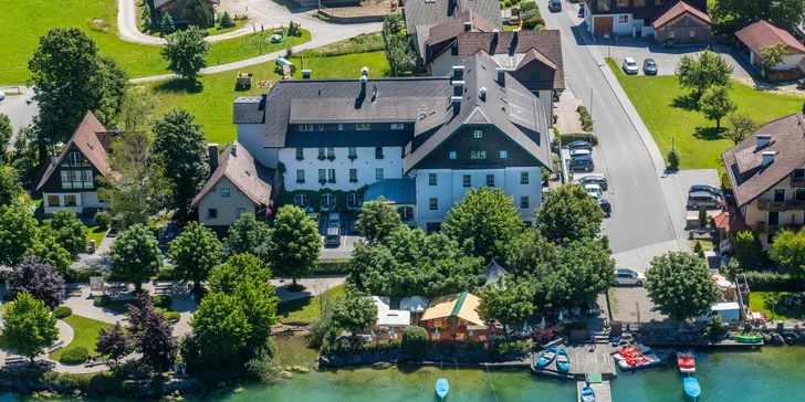 Pobyt v rakúskych Alpách: hotel priamo pri jazere, polpenzia, kúpele i požičanie bicyklov