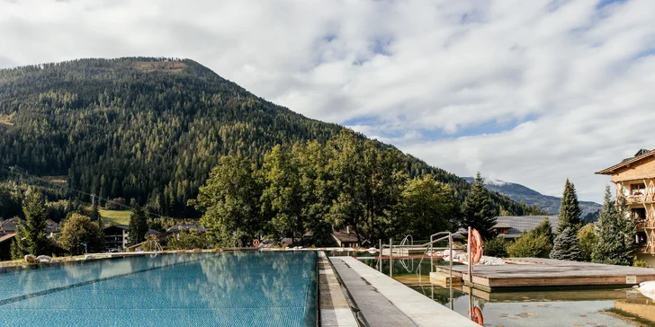 Dovolenka v Korutánsku: luxusný 5 * hotel s polpenziou plus a termálnym wellness, vr. karty výhod