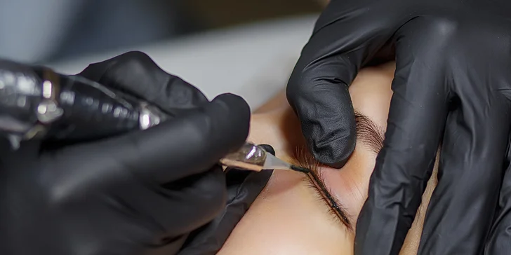 Permanentný make-up: Mihalnice, linka, obočie alebo pery