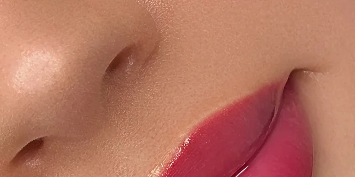 Výplň pier kyselinou hyalurónovou alebo hĺbkovo hydratačný "Lip Booster"