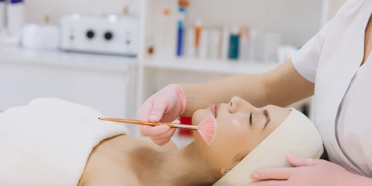 Čistenie pleti ultrazvukom pre dámy aj pánov, hĺbková alebo rozjasňujúca kúra s masážou