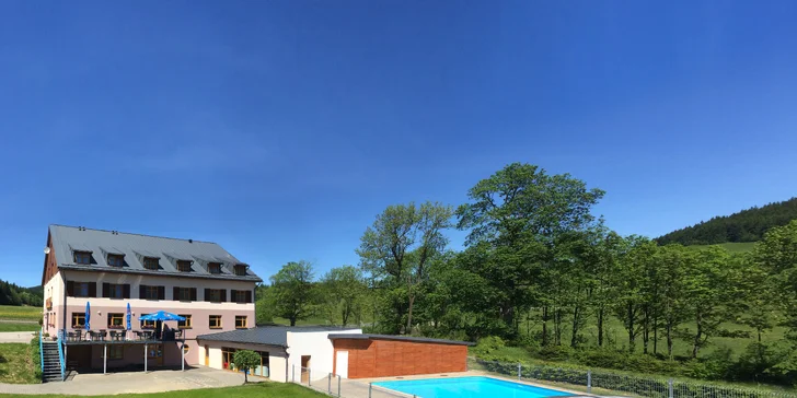 Dovolenka v Jeseníkoch pod Ramzovou: polpenzia, krytý aj vyhrievaný bazén s morskou vodou