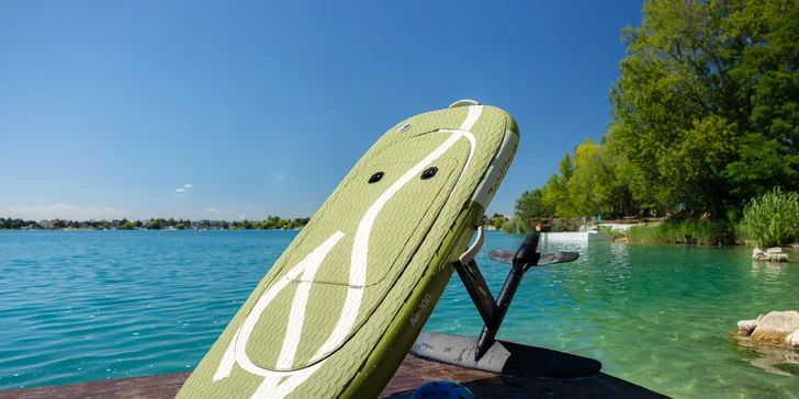 Naučte sa jazdiť na eFoil surfe a lietajte nad hladinou!