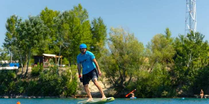 Naučte sa jazdiť na eFoil surfe a lietajte nad hladinou!