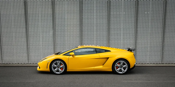 Lamborghini, Ford Mustang alebo Ferrari California T: Zážitková jazda v premávke