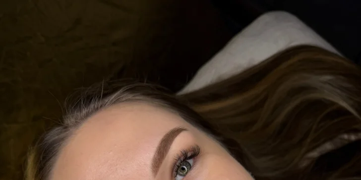 Permanentný make-up: Mihalnice, linka, obočie alebo pery