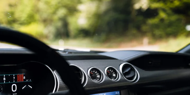 Jazda snov: 15 až 60 minút za volantom parádneho Ford Mustang GT 5.0