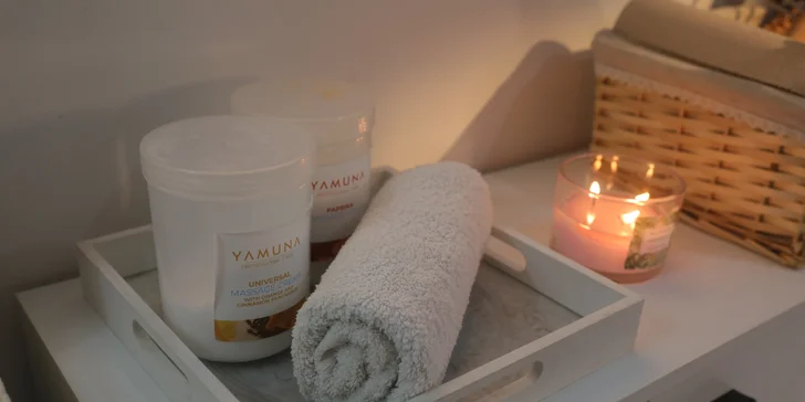 Lifting pleti pomocou rádiofrekvencie alebo rádiomezolift XILIA GLOW na tvár, krk a dekolt