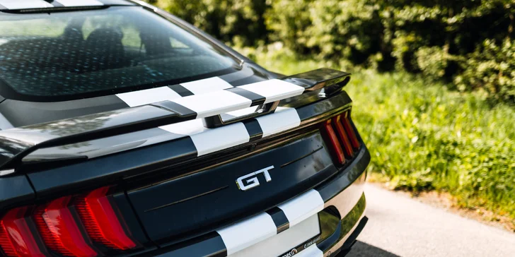 Jazda snov: 15 až 60 minút za volantom parádneho Ford Mustang GT 5.0