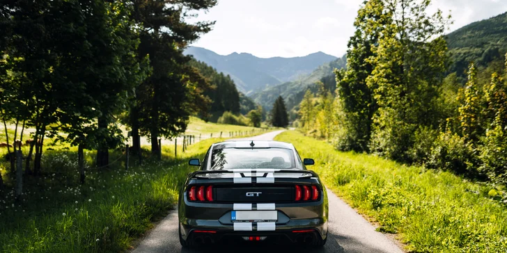 Jazda snov: 15 až 60 minút za volantom parádneho Ford Mustang GT 5.0