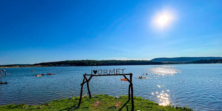 Užite si zábavu na paddleboarde či vodnom bicykli v rekreačnom stredisku Ormet pri Teplom Vrchu