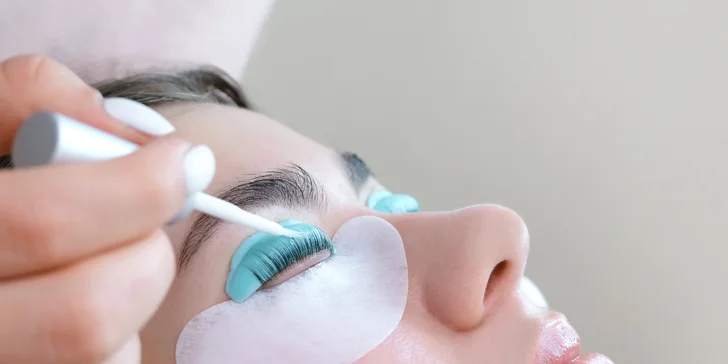 Rôzne druhy mihalníc, Lash lifting alebo laminácia obočia