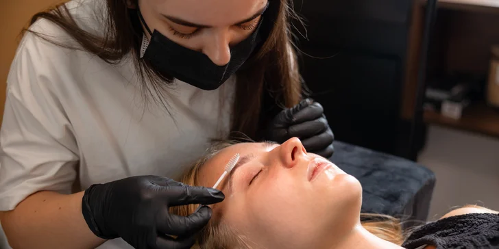 Laminácia obočia a mihalníc s farbením aj botoxom v Nelik beauty studio