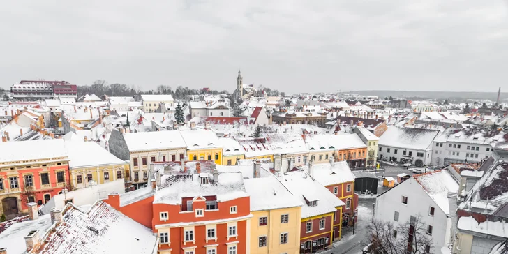 Zažite vianočný Parndorf a Šoproň: Historické pamiatky, nákupy aj atmosféra vianočných trhov