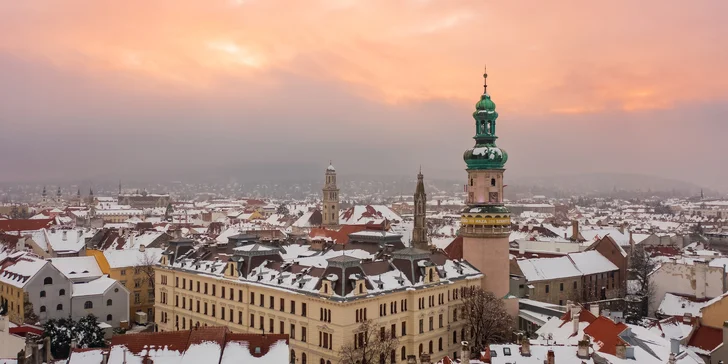 Zažite vianočný Parndorf a Šoproň: Historické pamiatky, nákupy aj atmosféra vianočných trhov
