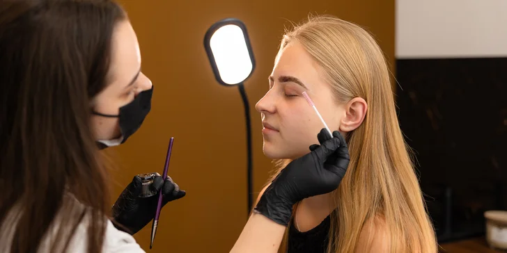 Laminácia obočia a mihalníc s farbením aj botoxom v Nelik beauty studio