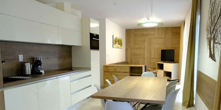 Atrakciami nabitá Valčianska dolina: pobyt v komfortných apartmánoch s výhľadom na jazero