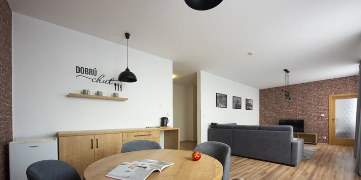 Rodinná dovolenka v priestranných apartmánoch na úpätí Vysokých Tatier s množstvom aktivít, kúsok od jazera