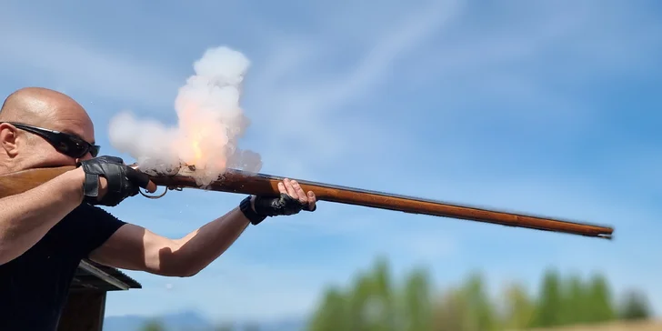 EVOLÚCIA PALNÝCH ZBRANÍ: 3,5-hodinový strelecký zážitok pre 1 osobu