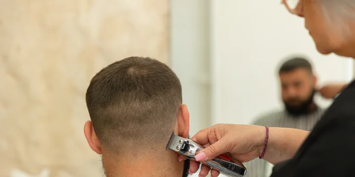 Dokonalý pánsky strih a úprava brady v Salóne Seven Beauty