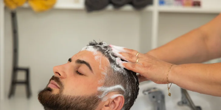 Dokonalý pánsky strih a úprava brady v Salóne Seven Beauty