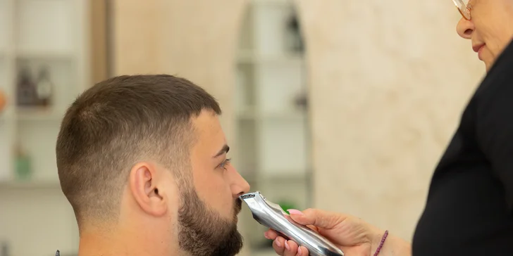 Dokonalý pánsky strih a úprava brady v Salóne Seven Beauty