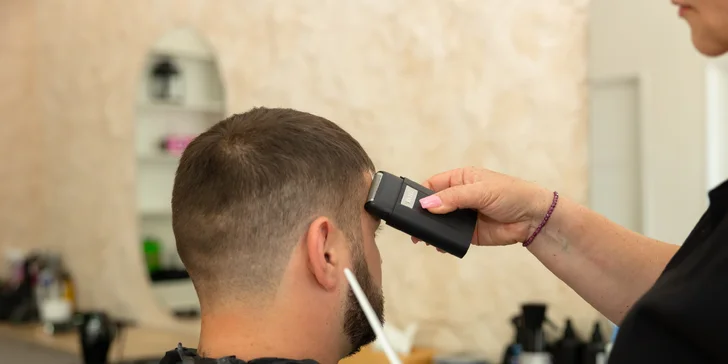 Dokonalý pánsky strih a úprava brady v Salóne Seven Beauty