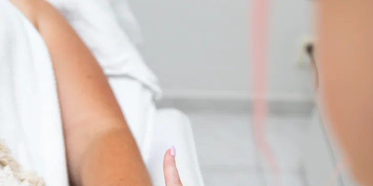 Kozmetická masáž tváre, liftingové alebo hydratačné ošetrenie