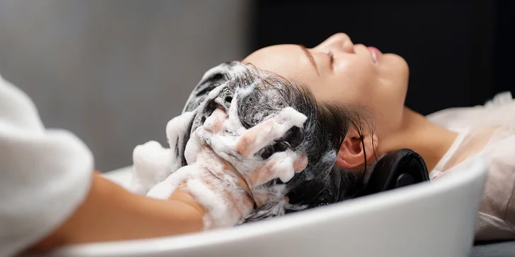 Vlasové relaxačné kúpele s trichologickým vyšetrením v salóne NAMI HEAD SPA