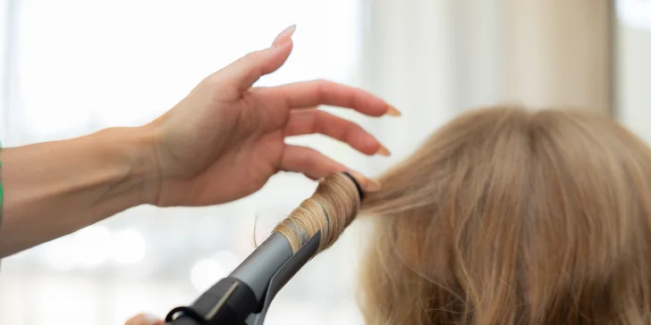 Dámsky strih s regeneráciou, farbenie s podstrihnutím alebo štýlové Balayage