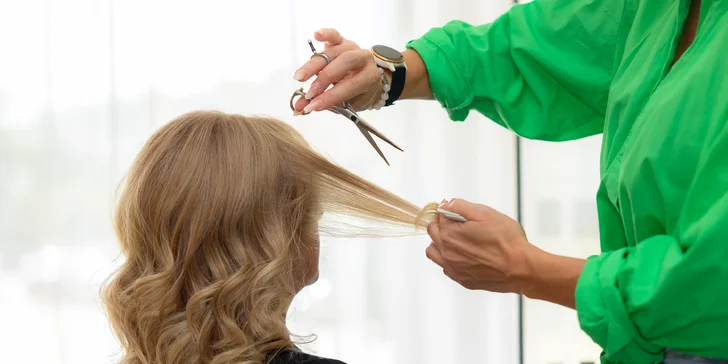 Dámsky strih s regeneráciou, farbenie s podstrihnutím alebo štýlové Balayage