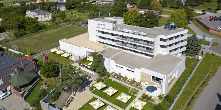 Celodenný vstup do hotelového wellness centra s večerou pre dieťa alebo dospelého