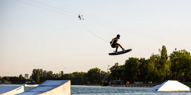 Wakeboarding na Wakelake: 2 hodiny, celý deň alebo individuálna lekcia: FROM ZERO TO HERO