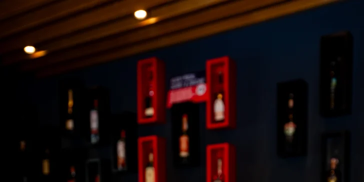 Ovocný fresh, káva alebo alkoholický miešaný drink podľa výberu