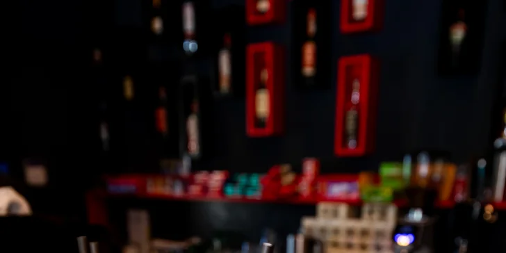 Ovocný fresh, káva alebo alkoholický miešaný drink podľa výberu
