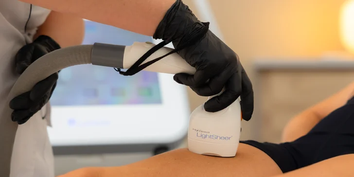 Zbavte sa chĺpkov raz a navždy s laserovou epiláciou aj v rámci výhodného balíčka