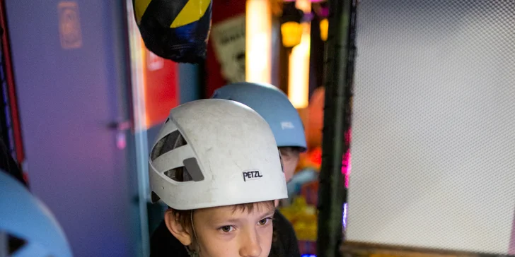 Vstup do Tarzánie - lanového centra s prekážkovou dráhou a 30 m dlhou zipline lanovkou