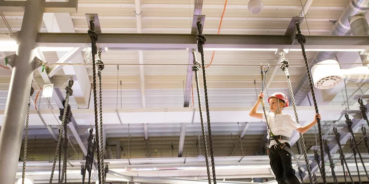 Vstup do Tarzánie - lanového centra s prekážkovou dráhou a 30 m dlhou zipline lanovkou